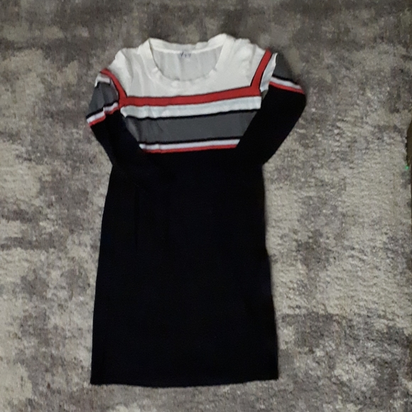 ✨Host Pick✨ Thyme Maternity Dress - Picture 1 of 3